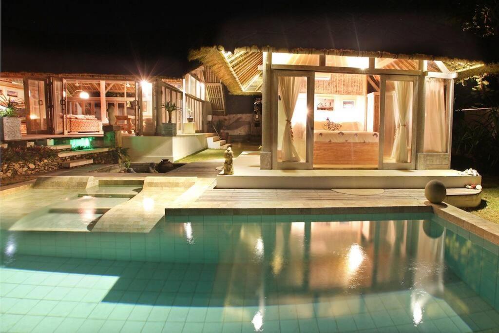 Villa Lumba Lumba - Oceanfront & Spectacular View! Lembongan Buitenkant foto