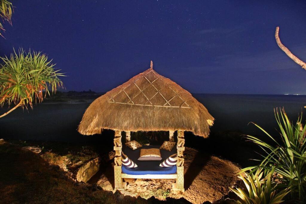 Villa Lumba Lumba - Oceanfront & Spectacular View! Lembongan Buitenkant foto