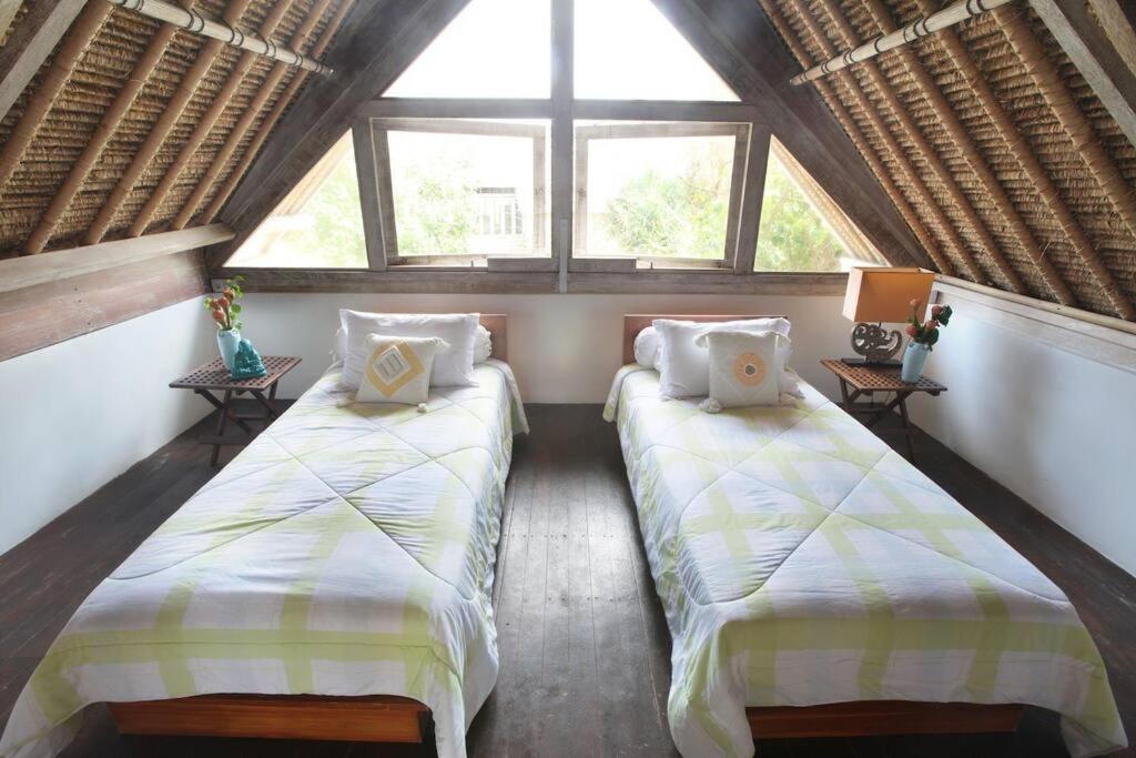 Villa Lumba Lumba - Oceanfront & Spectacular View! Lembongan Buitenkant foto