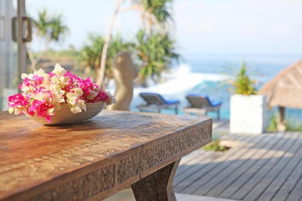 Villa Lumba Lumba - Oceanfront & Spectacular View! Lembongan Buitenkant foto