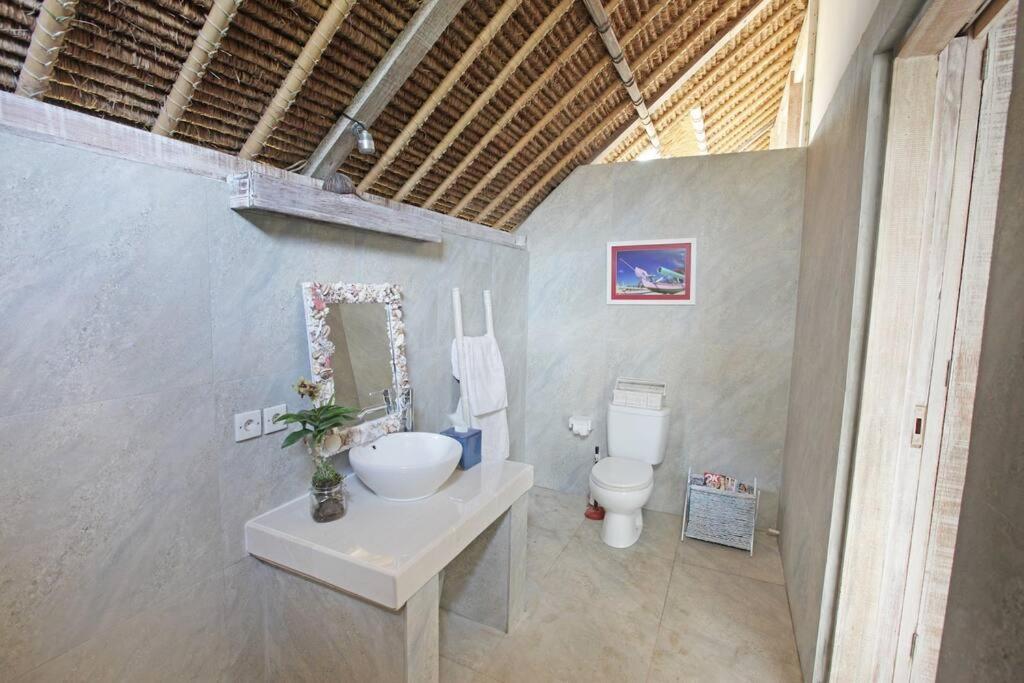Villa Lumba Lumba - Oceanfront & Spectacular View! Lembongan Buitenkant foto