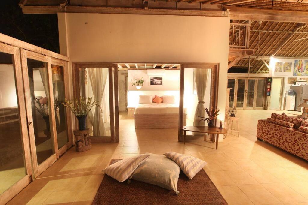 Villa Lumba Lumba - Oceanfront & Spectacular View! Lembongan Buitenkant foto